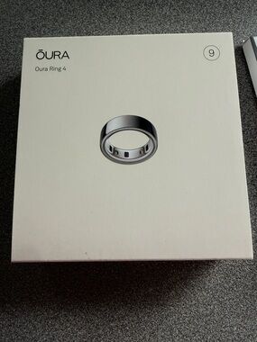 Oura Ring 4 - Silver Finish